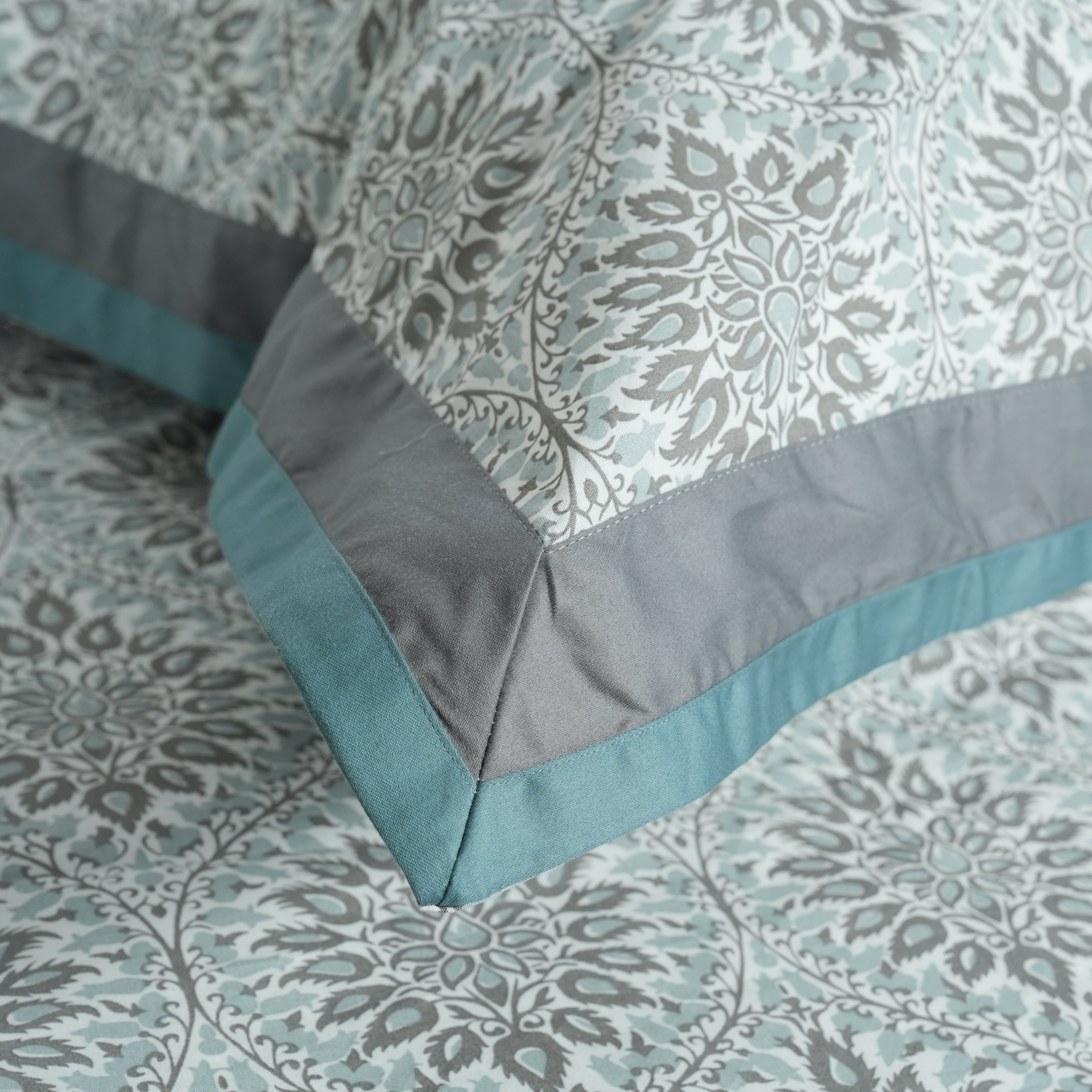 Lavish Kiki Blue